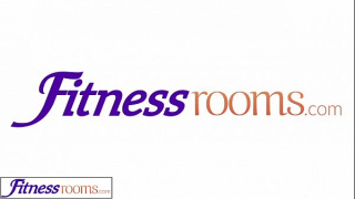 [Room, Full Of Yoga, Alisha Brendy] FitnessRooms Sweaty Cleavage In Room Full Of Yoga Babes